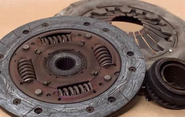 Gdzie jest sprzęgło w samochodzie i jak unikać jego awarii