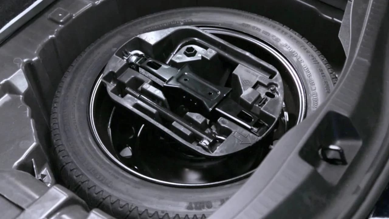 Gdzie dokładnie znajduje się koło zapasowe w Ford S-Max? Sprawdź teraz!